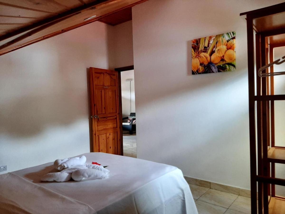La Source Self Catering Hotel La Digue Exterior photo